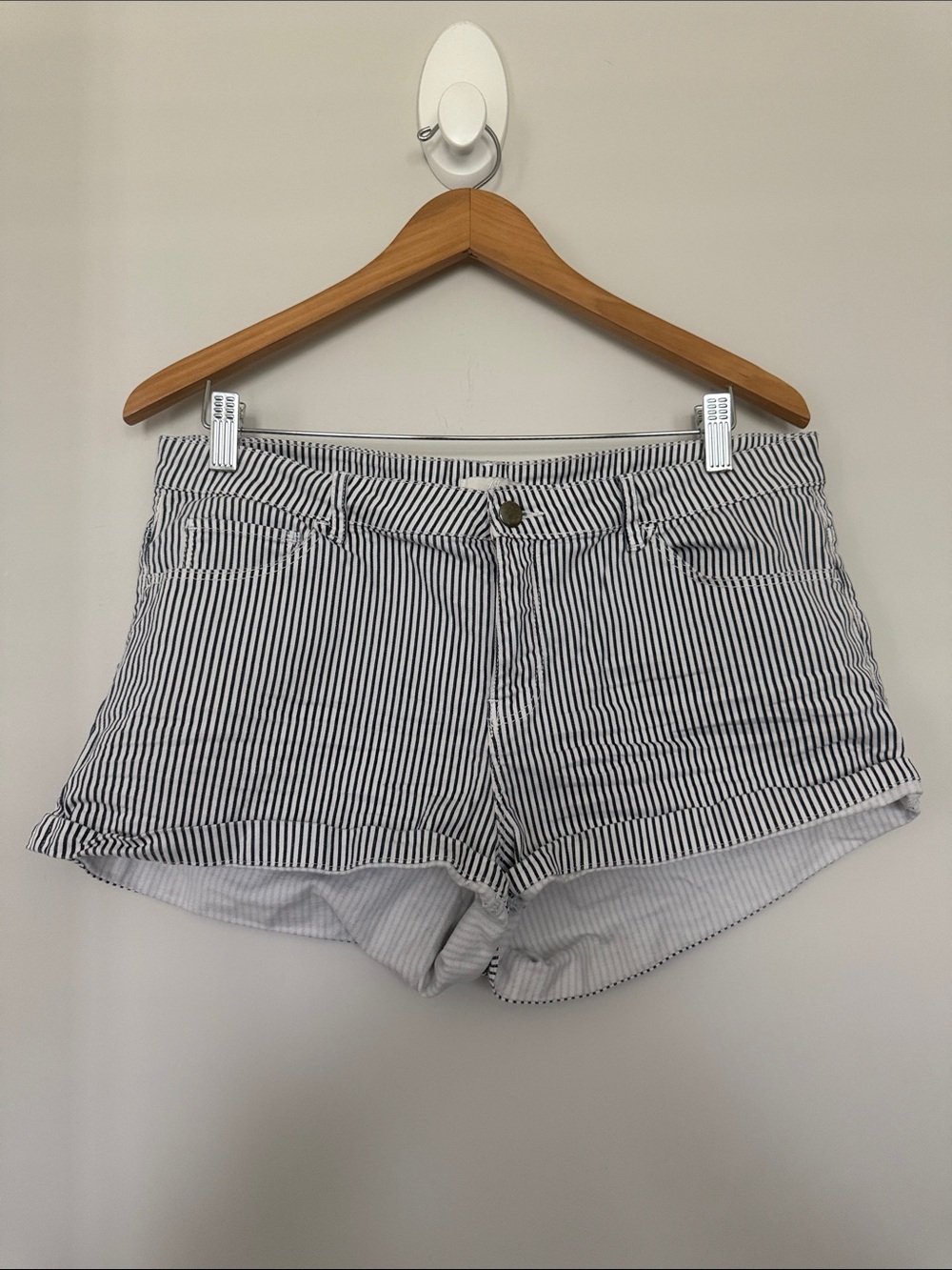 H&M Cuffed Striped Shorts Sz 14 EUC